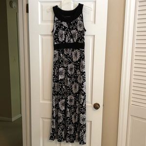 Susan Lawrence small maxi dress black and white